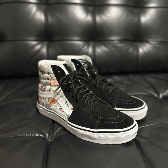 Vans Black and Floral Sk8-Hi Tapered Shoe - Picture 3 of 15